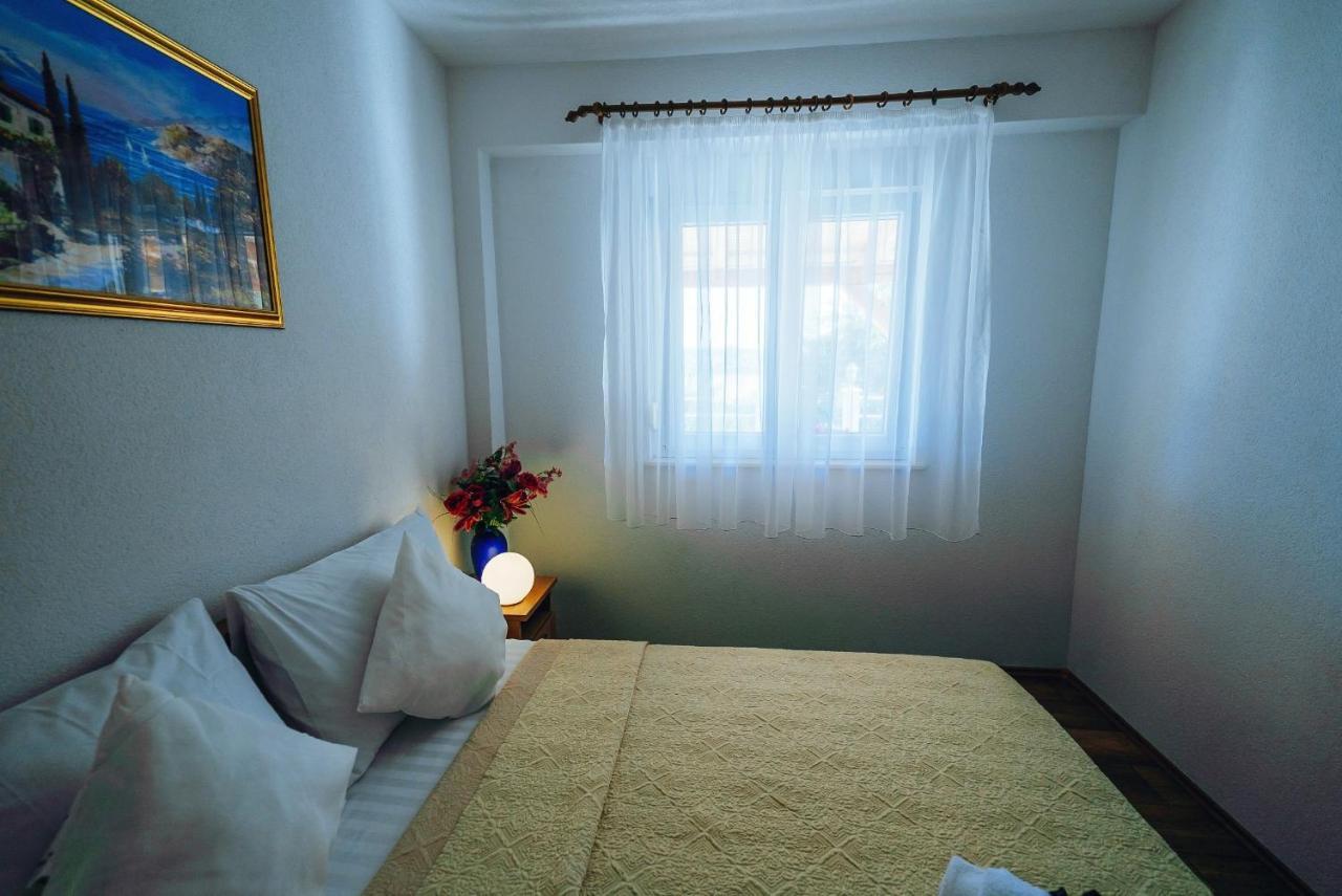 Apartmani Simundic โตรกีร์ ภายนอก รูปภาพ