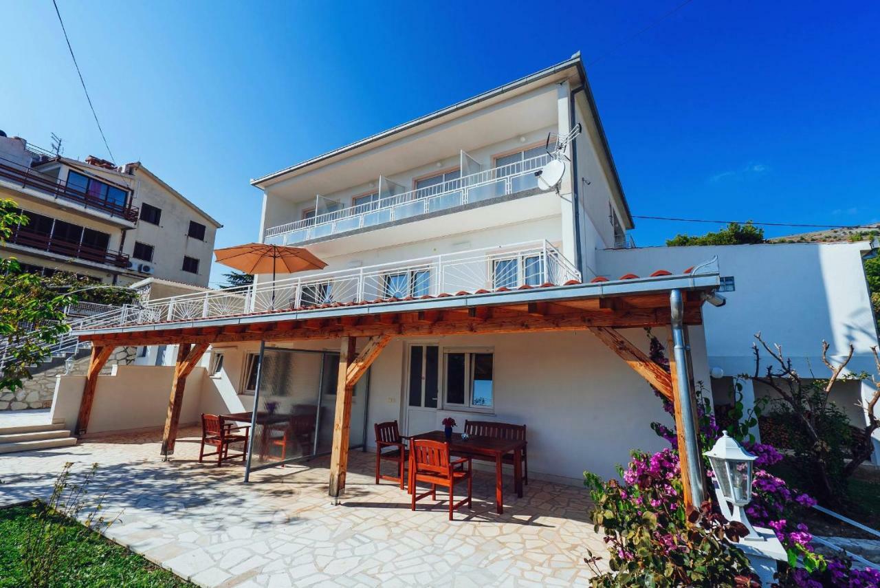 Apartmani Simundic โตรกีร์ ภายนอก รูปภาพ