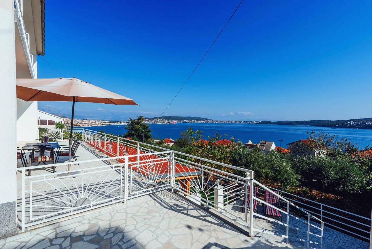 Apartmani Simundic โตรกีร์ ภายนอก รูปภาพ